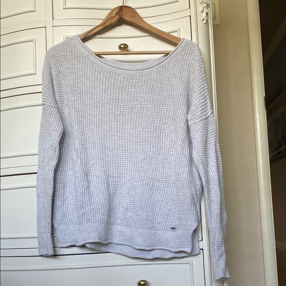 Hollister Women's Light Gray Sweater